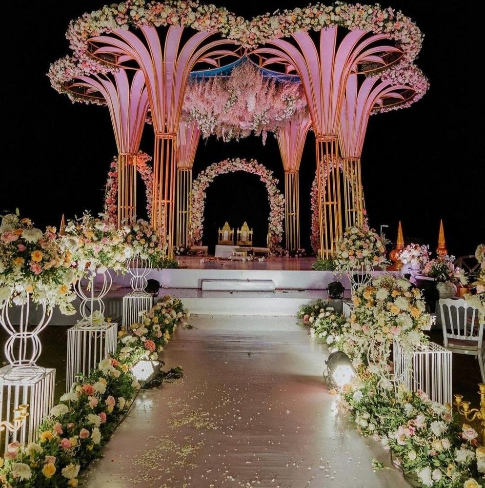 Fan mandap glowing at night