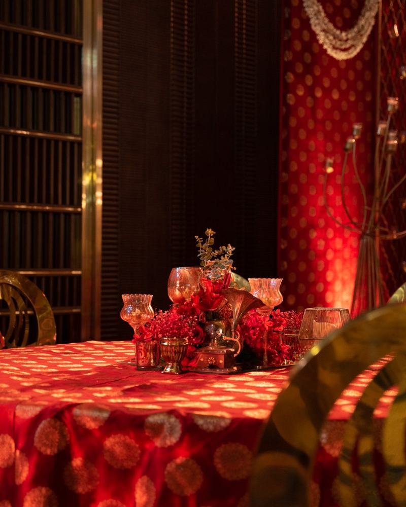 Crimson tablescape