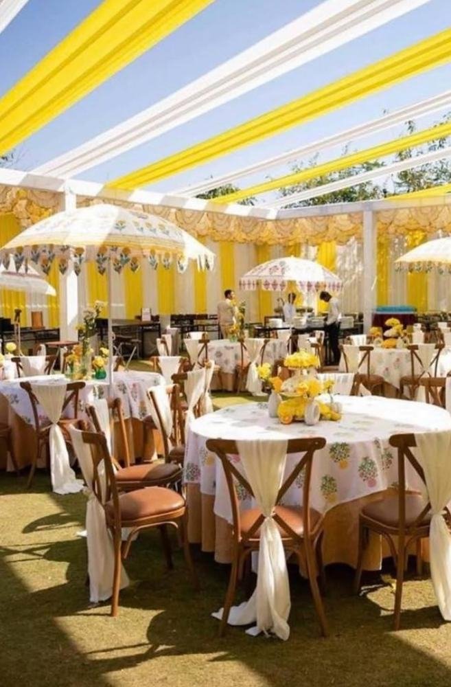 Yellow striped canopy dining